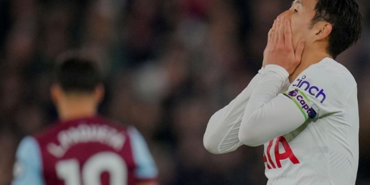 West Ham 1-1 Tottenham: Kurt Zouma annullerer Brennan Johnsons mål, mens Spurs holder stand i London-derbyet